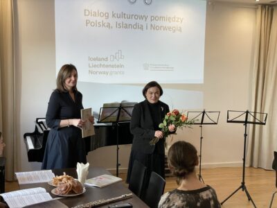 Zdjęcie z wydarzenia promującego podręcznik Gram na flecie 4 - na zdjęciu Ewa Murawska i Bogna Nowowiejska